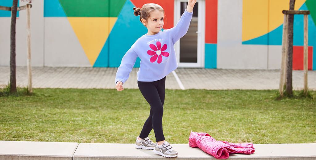 https://www.chicco.be/dw/image/v2/BJJJ_PRD/on/demandware.static/-/Sites-Chicco-Belgium-Library/nl_BE/dw8f489fb0/site/09-Landing producten/vetements/chicco-banniere-chaussures.jpg